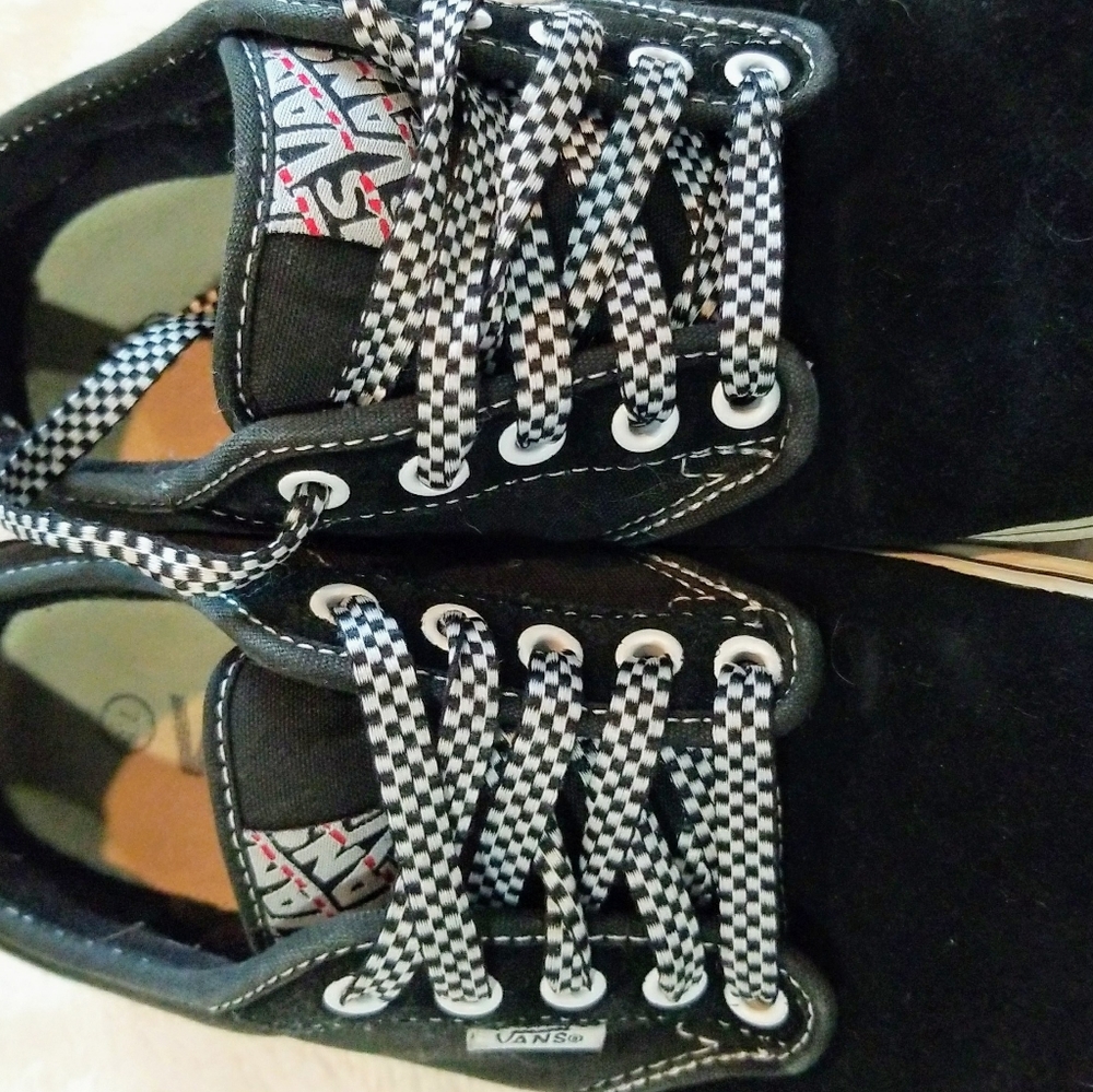 Van's Chukka Low Black & White Suede Sk8 Shoes - Picture 3 of 5